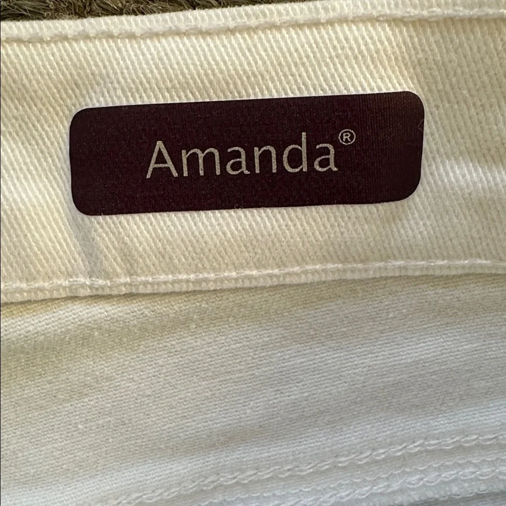 NWT Gloria Vanderbilt Amanda White Denim Jeans - Picture 5 of 9